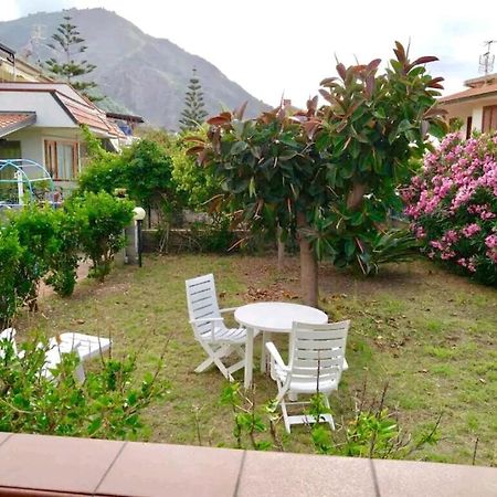Casa Con Giardino E Terrazzo Vicino Al Mare Villa Piraino Exterior photo